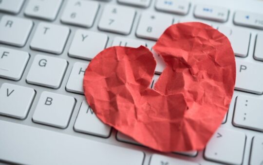 FBI Warns: Valentine’s Day to Bring a Surge in Crypto Fraud—Don’t Get Trapped